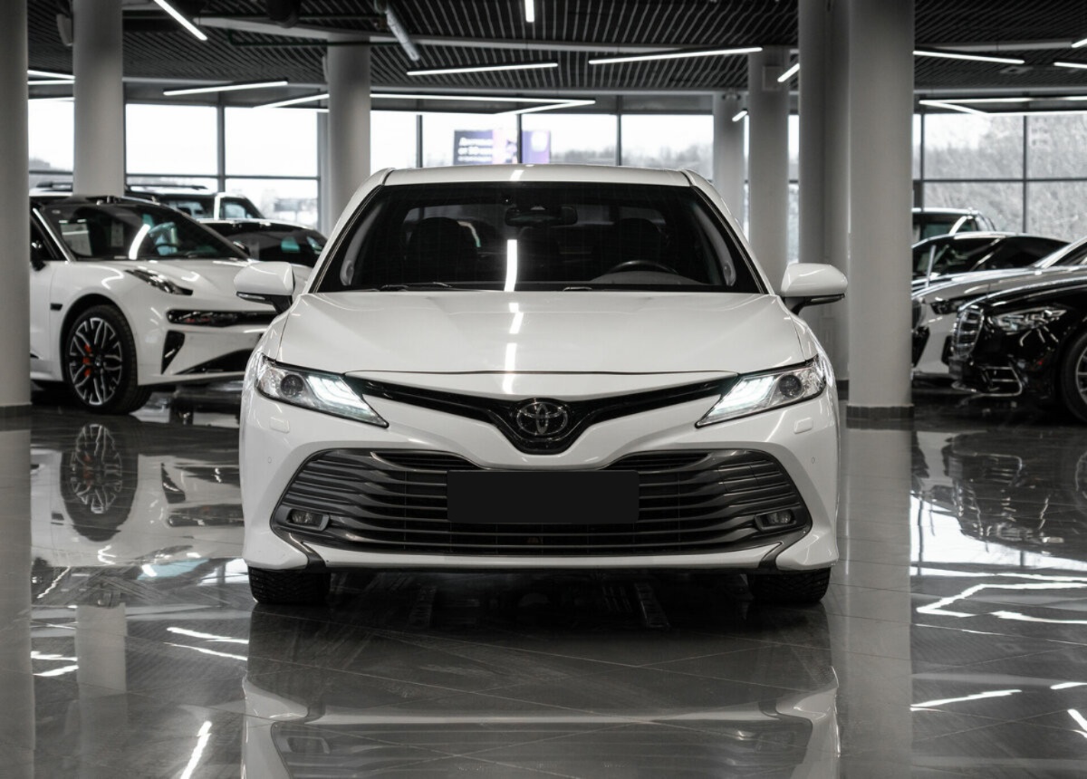 Toyota Camry, 2018