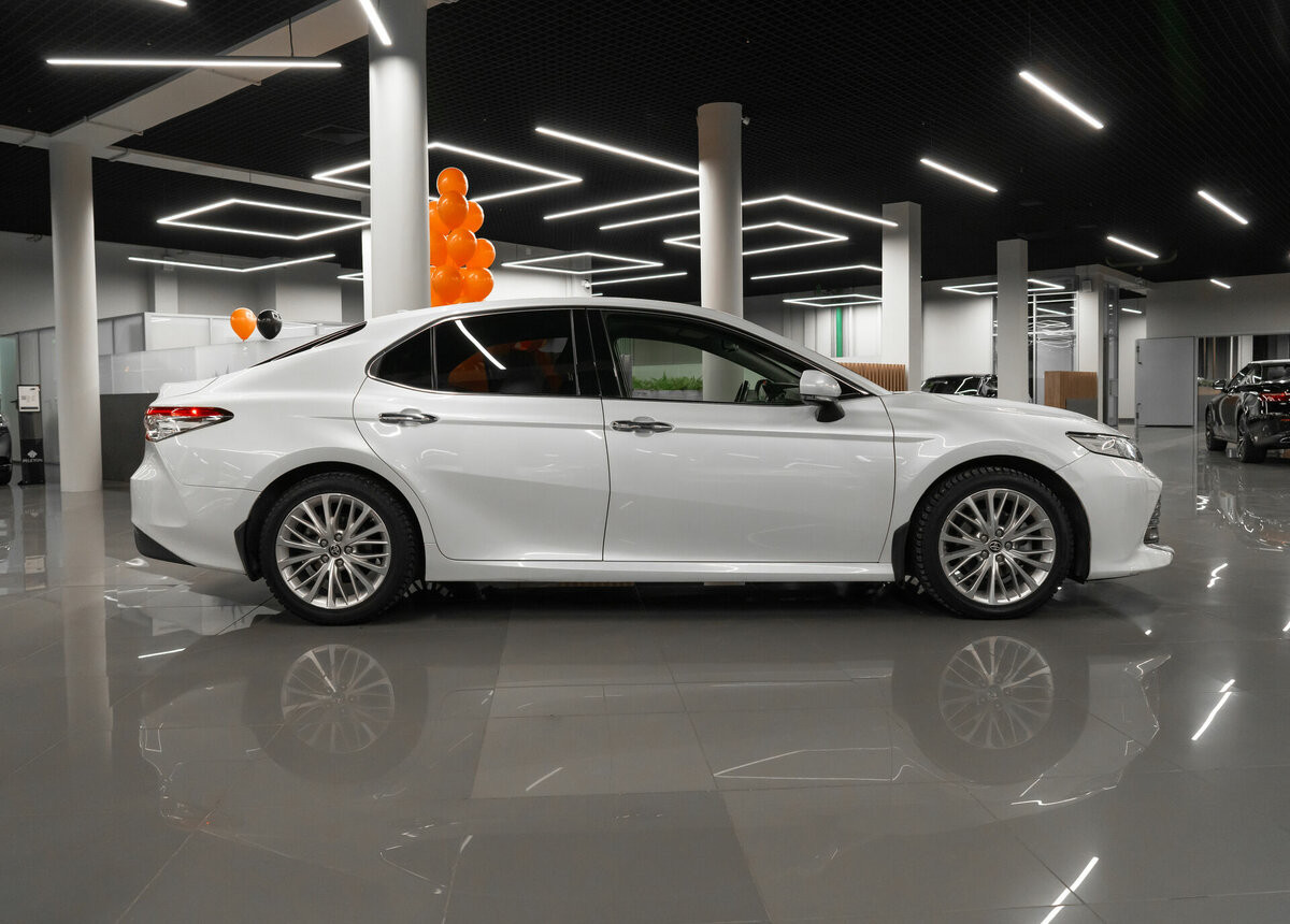 Toyota Camry, 2020