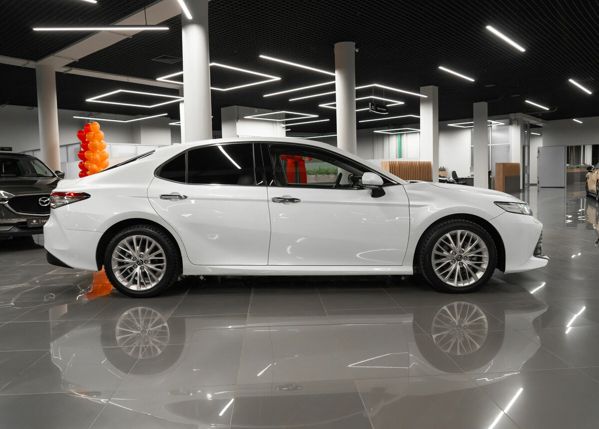 Toyota Camry, 2019