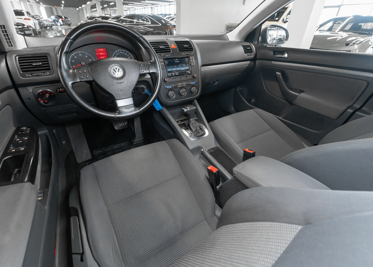 Volkswagen Jetta, 2009