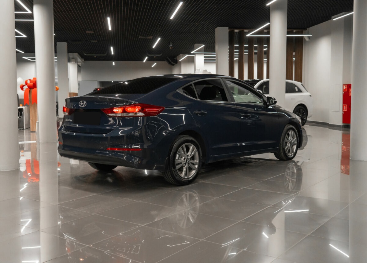 Hyundai Elantra, 2016