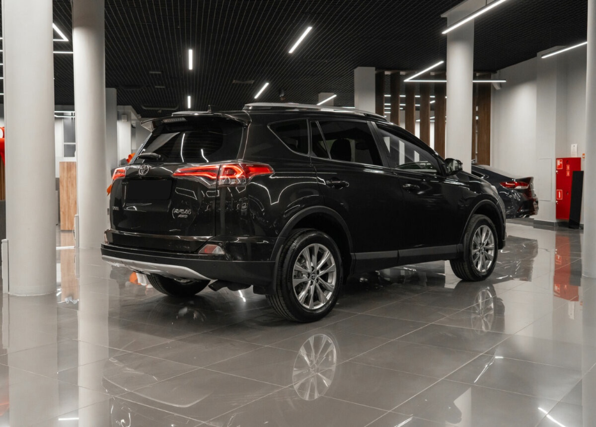 Toyota RAV4, 2015