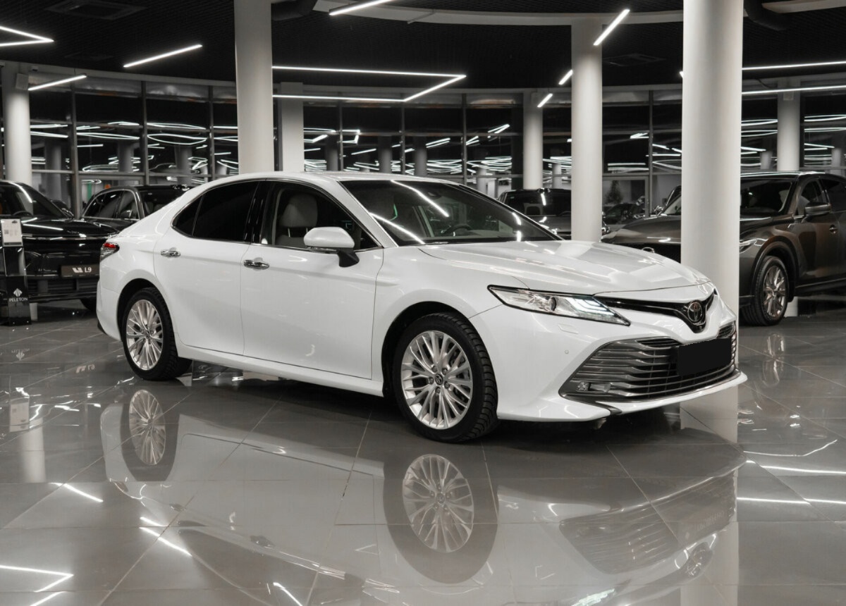Toyota Camry, 2019