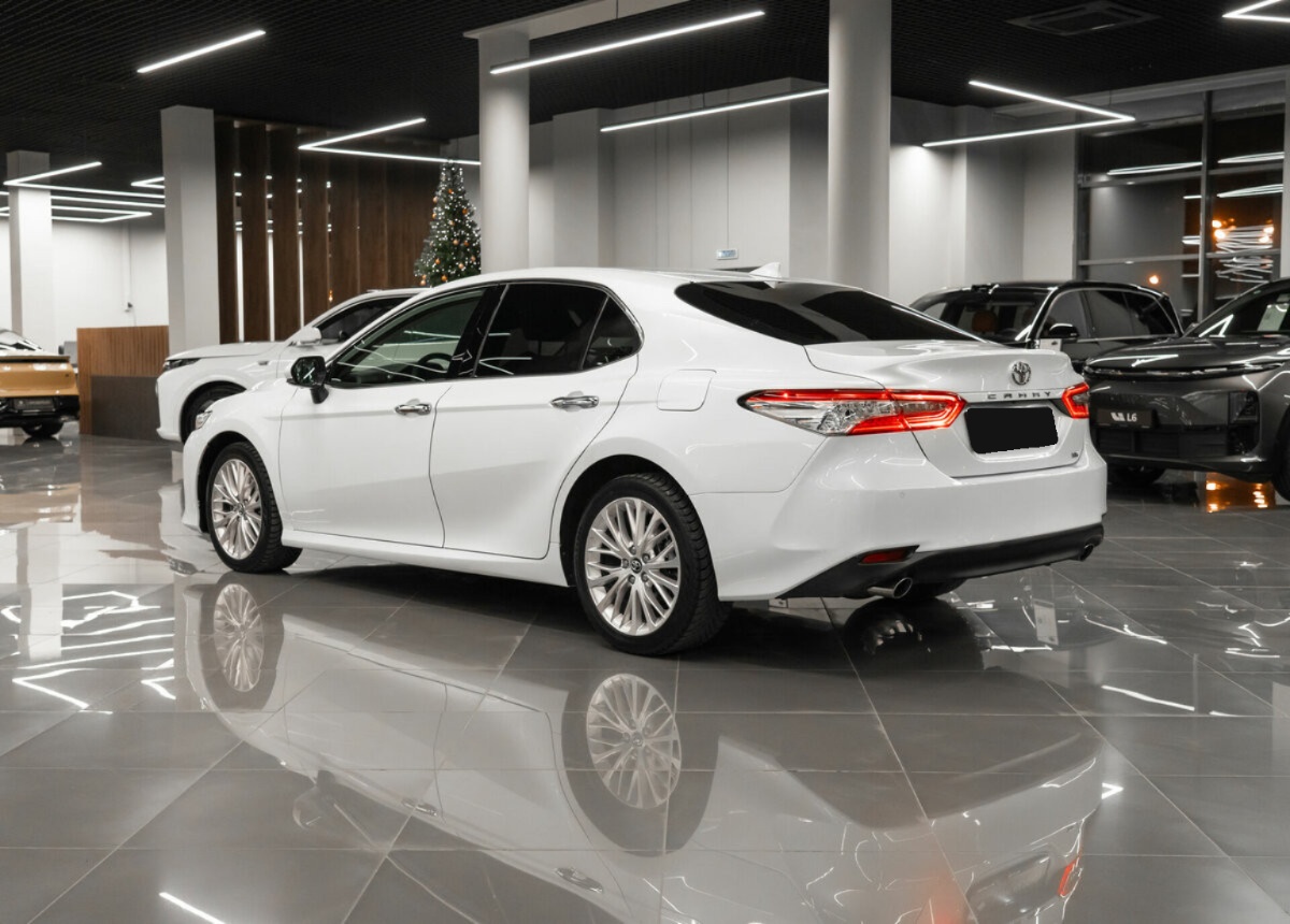 Toyota Camry, 2019