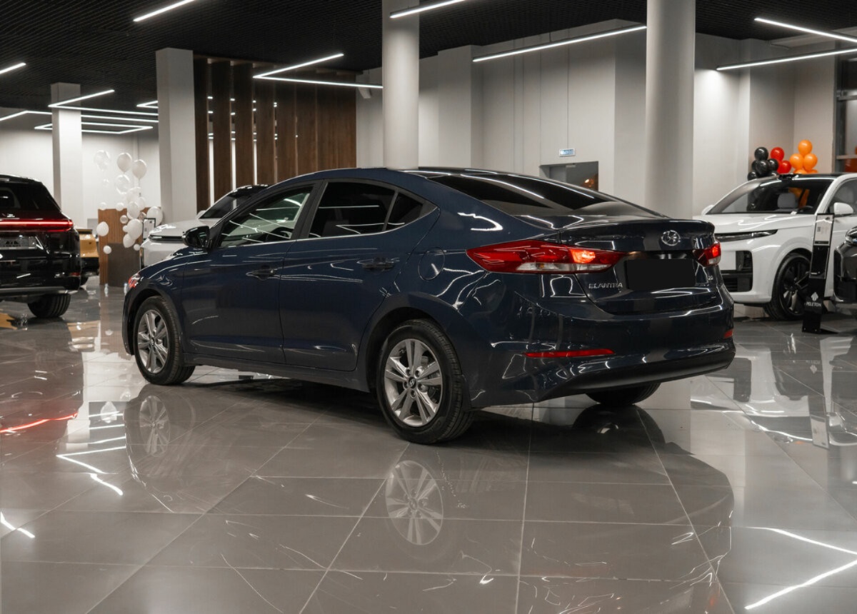 Hyundai Elantra, 2016