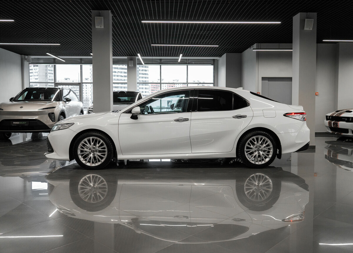 Toyota Camry, 2018