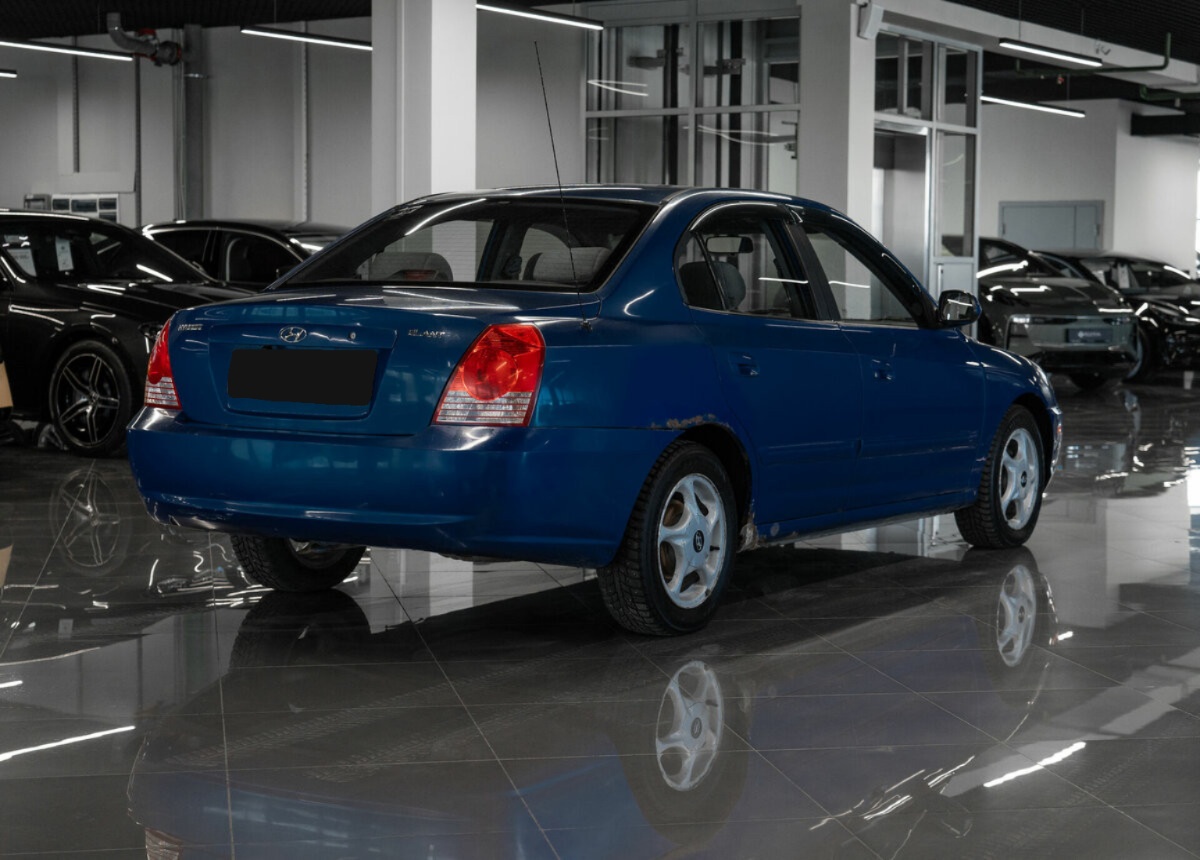 Hyundai Elantra, 2004