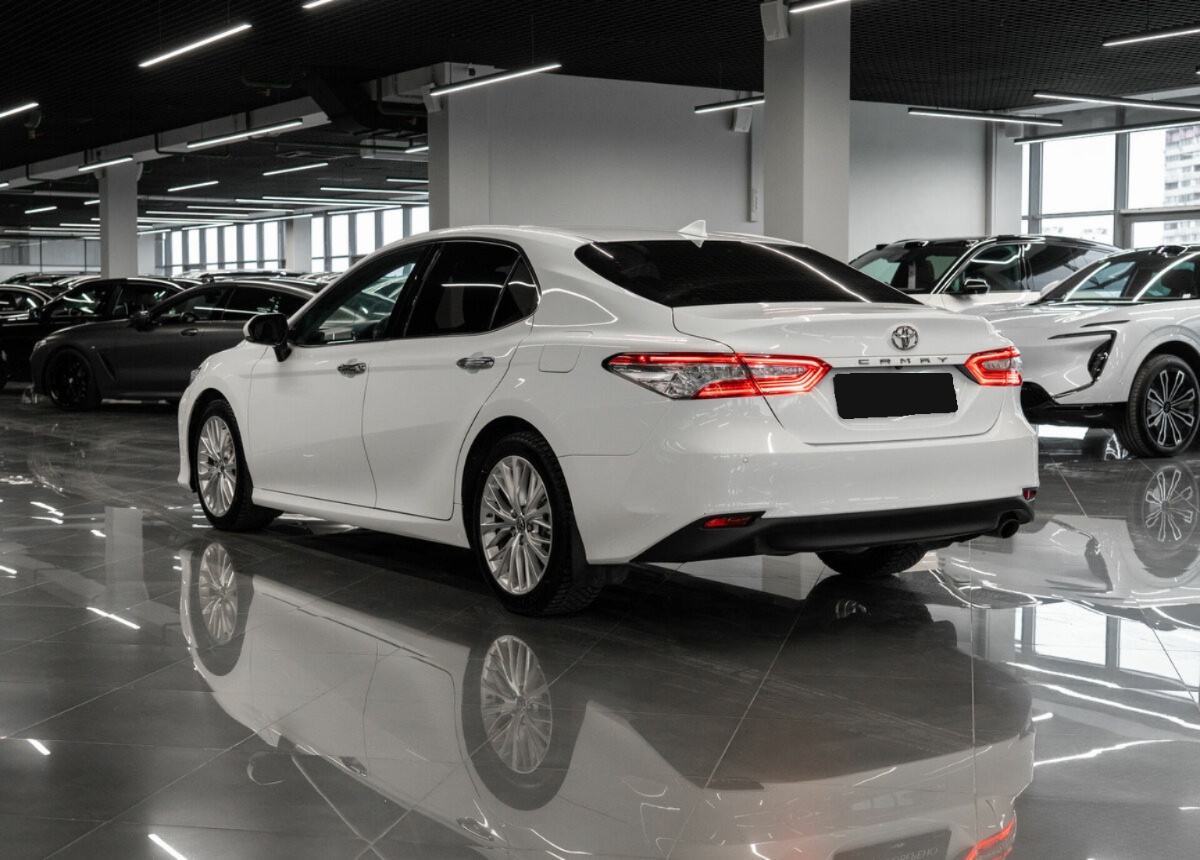 Toyota Camry, 2018