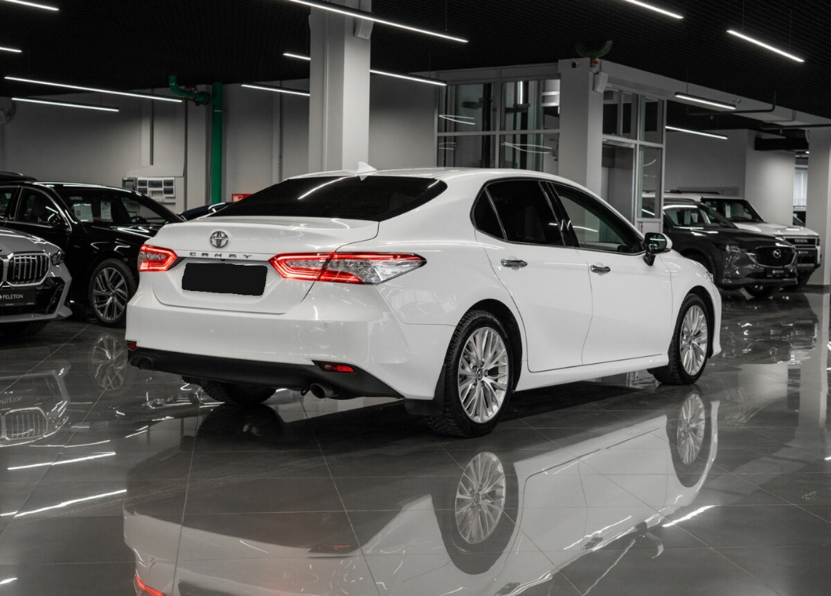 Toyota Camry, 2018