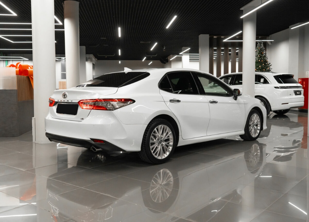 Toyota Camry, 2019