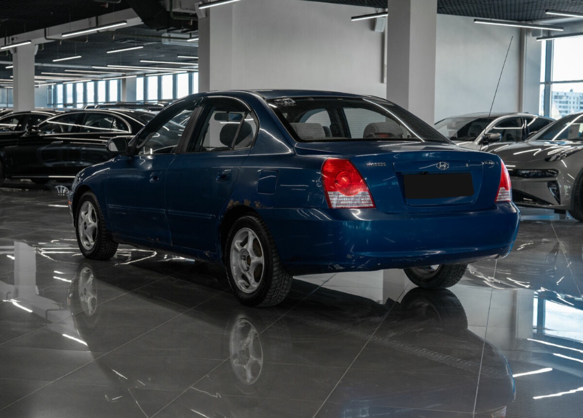 Hyundai Elantra, 2004