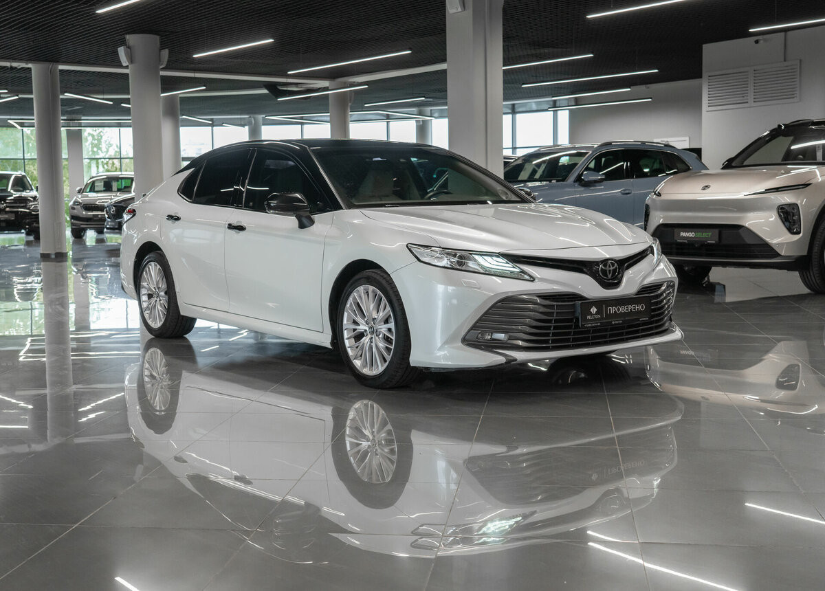 Toyota Camry, 2020